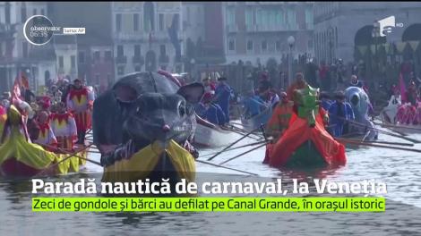 Carnavalul de la Veneţia a continuat cu o tradiţională paradă nautică pe canalele oraşului