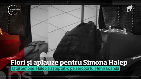Simona Halep a fost primită cu flori şi aplauze la întoarcerea în ţară