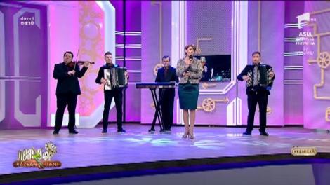 Adriana Antoni cântă melodia "Din țară în țară"
