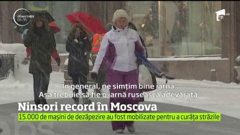 Ninsori record la Moscova. Stratul de zăpadă aşternut peste capitala Rusiei atinge 62 de centimetri