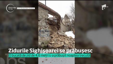Zidurile cetăţii Sighişoara se prăbuşesc