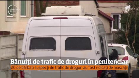 Douăzeci de suspecţi de trafic de droguri &icirc;n penitenciare au fost ridicaţi de mascaţi