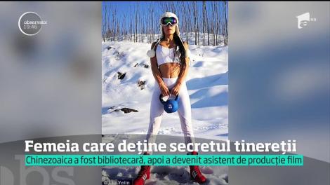 Imagini HOT! Are 50 de ani, dar lumea o confundă adeseori cu o t&acirc;nără de 20. E cea mai arătoasă mamă din lume