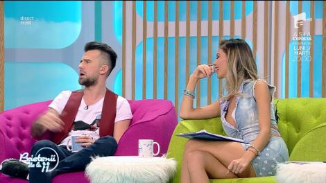 Florin Ristei are glumele la el!  „Un papagal, acasă, cu o domnișoară!” Cu acest banc, artistul ne-a făcut să râdem cu gura până la urechi!