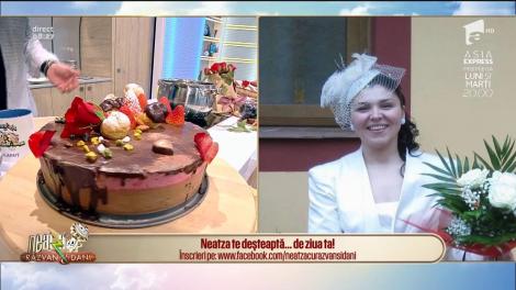 Neatza te deşteaptă... de ziua ta! La mulți ani, Carmen!