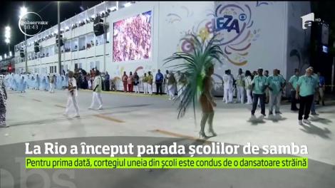 La Rio a început parada şcolilor de samba