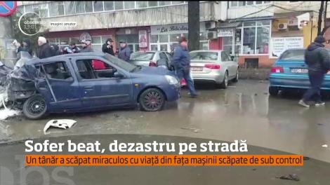 Imagini incredibile pe o stradă din Iaşi! Un bărbat a privit îngrozit cum o maşină scăpată de sub control se îndreaptă direct spre el
