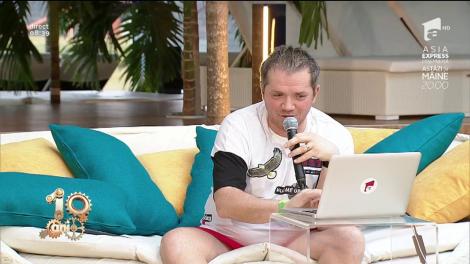 VIDEO! Numai la arabi poți vedea așa ceva! Un șofer face focul în mașină să se încălzească