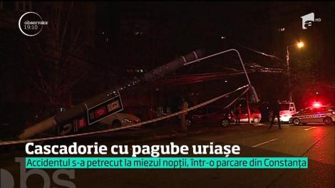 Nouă mașini distruse dintr-o lovitură! Este isprava unei şoferiţe din Constanţa ar fi confundat frâna cu acceleraţia