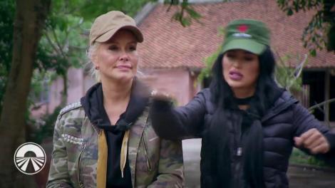 Sacrificii mari la Asia Express! Daniela Crudu şi-a dat rimelul de firmă pentru o pălărie vietnameză!