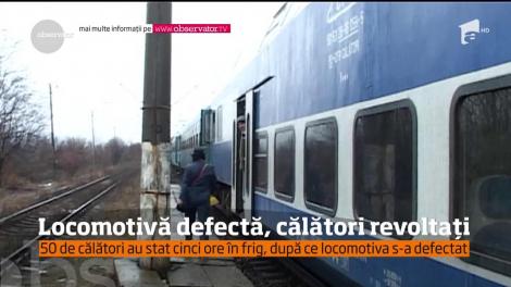 Locomotivă defectă, călători lăsați în frig