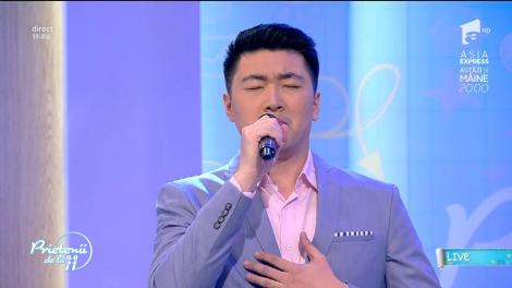 A uimit juriul de la X Factor, în 2013, cu interpretarea piesei "Copacul" și acum o face din nou! Fang Shuan a venit la "Prietenii de la 11"