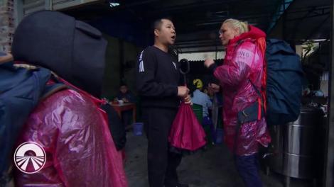 Vica Blochina s-a enervat pe Daniela Crudu: "Fă cu mâna la maşini nu sta şi număra ciorile"