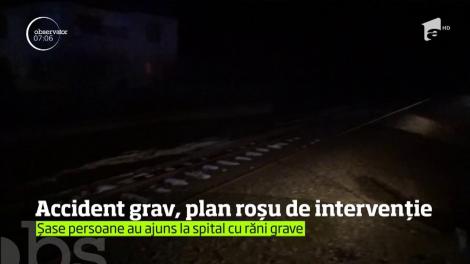 A fost plan roşu de intervenţie în Bistriţa-Năsăud după ce două maşini, în care se aflau 10 persoane, s-au lovit frontal
