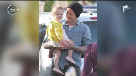Harper Beckham, mezina familiei, a fost filmată în timp ce cânta alaturi de tatăl ei, David