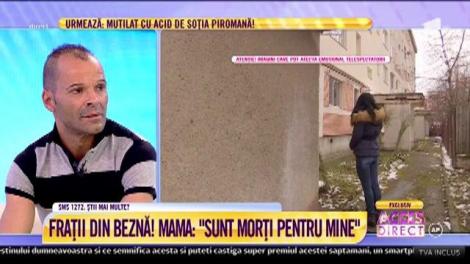 O mamă face scandal monstru după ce și-a abandonat copiii să trăiască în frig și sărăcie, la lumina lumânării! „Copiii sunt morți pentru mine”