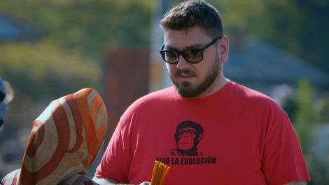 Glumele devin realitate! Micutzu este oprit în fața bisericii de agentele de la BBSecurity