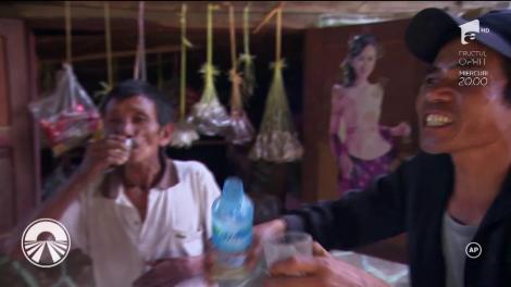 Frații Moroșanu au ajuns în barul satului: ”Erau prezenți bețivii de serviciu. Am băut ceva cu ei și ne-au servit cu lăcuste prăjite, în loc de alune!”