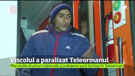 Mare atenție cei care vreți să porniți la drum! Zeci de trenuri au întârziere, în gări e haos, iar vagoanele s-au transformat în congelator!