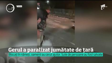 Cel mai năprasnic ger de final de februarie a paralizat jumătate de ţară. Troiene de un metru au acoperit drumuri şi sate. Imagini apocaliptice!