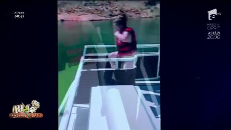 Râzi cu lacrimi! A vrut să se dea pe tobogan și a rămas înțepenită