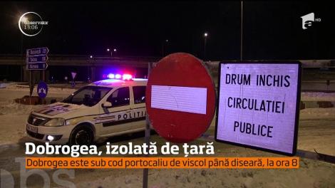 Dobrogea este izolată de restul ţării! Viscolul a ridicat bariere la toate intrările