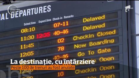 Pregătiți de drum? Vă trebuie haine groase și multă răbdare! Din cauza zăpezii, trenurile și avioanele au avut întârzieri și de trei ore