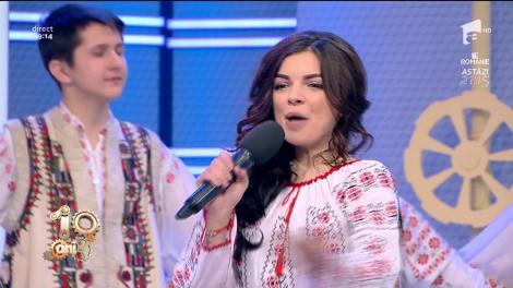 Ana-Maria Ababei cântă, la Neatza, melodia "N-ai, mămucă, ce te face"