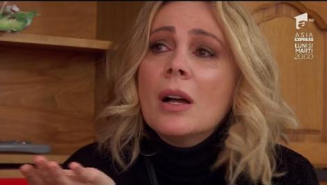 Să le cunoaştem pe Mădălina, Maria și Rodica. ”Tu ești un om foarte bun”. Ea o face pe Dana Săvuică să plângă”: ”Puteți să opriți filmarea?”