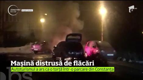 Un autoturism s-a făcut scrum în Constanţa, după ce a luat foc din senin
