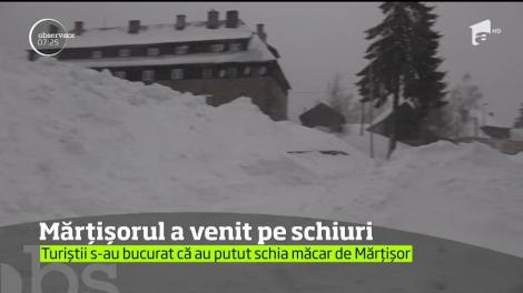 Sute de turişti au profitat din plin de ultimele zile cu ninsoare din această iarnă