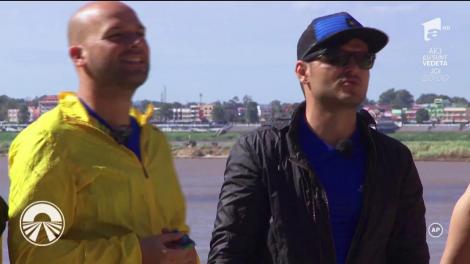 Concurenţii au băut "lao lao", dar au avut parte de un mare şoc! "Când am văzut şarpele în sticlă mi-a venit să vomit!"