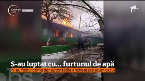 Un echipaj de pompieri ajuns la o casă, într-o comună din Republica Moldova, care luase foc, s-a chinuit minute întregi să oprească flăcările