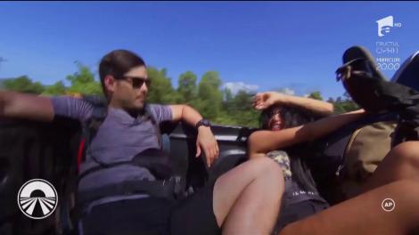 Liviu Vârciu către, curios de însemnele Danielei Crudu de pe antebraț: "Ce ai scris pe mână, nebuno?"