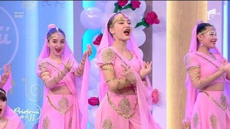 Funky Dance, show pe scena de la "Prietenii de la 11"