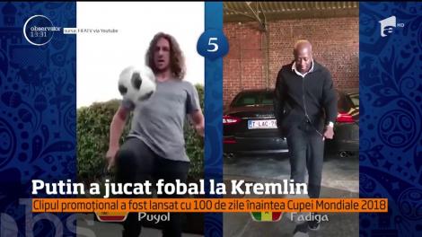 Vladimir Putin se pricepe şi la fotbal.Preşedintele rus a schimbat câteva pase cu preşedintele Fifa şi asta chiar într-una din sălile de la Kremlin