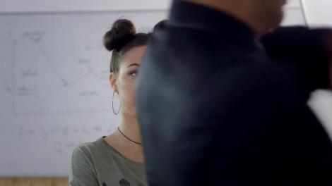 Metode sigure de a agăţa o boboacă - 2. Niros