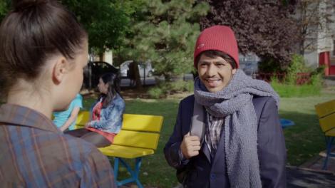 Nu încurajăm metoda de agăţat boboace a lui Luţă! „Am înțăpat-o oliacî pi colega la inimî, da n-are nimica! Îmi pare rău, frumos, elegant, cât de cât!”