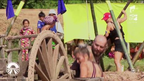 Lora și Ionuț, Vica și Daniela se luptă pentru câștigarea amuletei de o mie de euro