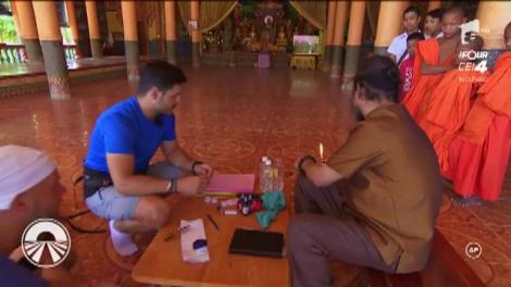 Concurenții  de la „Asia Express” ajung într-un templu budist, unde trebuie să-și facă un tatuaj! Iar metoda de realizare îți dă fiori!