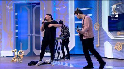 Robert Botezan c&acirc;ntă, la Neatza, melodia "Tu Nu, Eu Da"