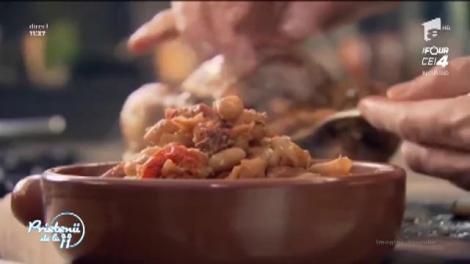 Candidatul - pui care vrea să obțină un scaun de parlamentar în alegerile din Ungaria: Costumul său face senzație pe net