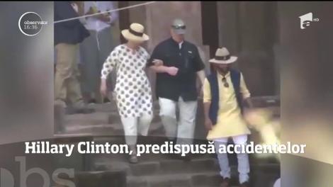 Hillary Clinton şi-a rupt încheietura după ce a căzut în cadă