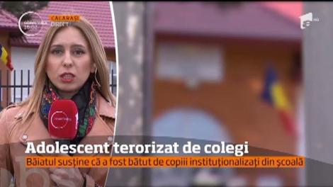 Adolescent bătut şi umilit de nişte colegi de şcoală