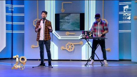 flowWmo cântă, la Neatza, melodia "Eyes Don't Lie"