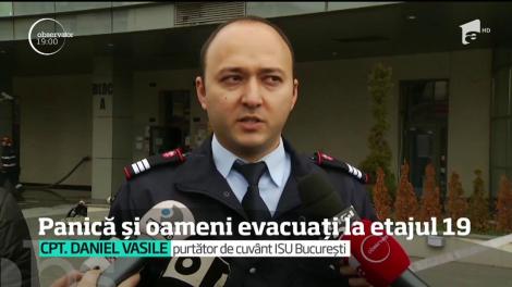 Incendiu puternic la etajul 19 al unui bloc din Capitală! Zeci de oameni au fost evacuaţi