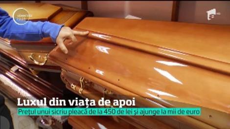 Cavouri cu panouri solare. Şi pietre funerare sculptate în formă de pian. Cerinţele speciale ale clienţilor îi uimesc pe cei care au afaceri în acest domeniu