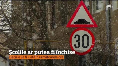 Școlile ar putea fi închise din cauza ninsorii