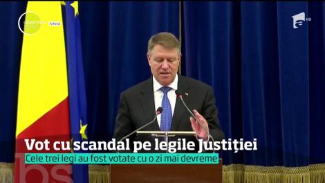 Legile Justiţiei au trecut de plenul Camerei Deputaţilor cu scandal şi proteste din partea Opoziţiei