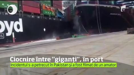 Peste 20 de containere cu mărfuri diverse au ajuns în mare, în portul Karachi din Pakistan, după o coliziune între două nave de transport